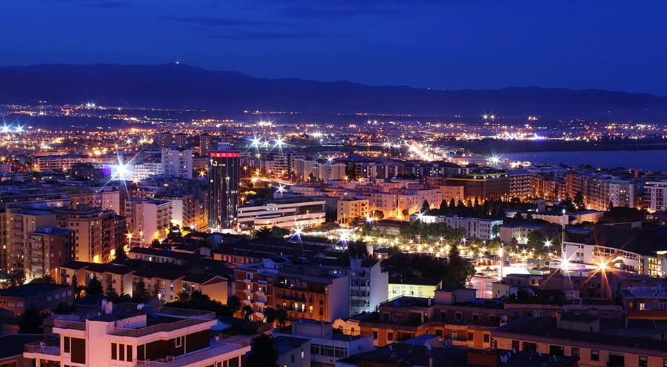 Panorama notturno di Cagliari