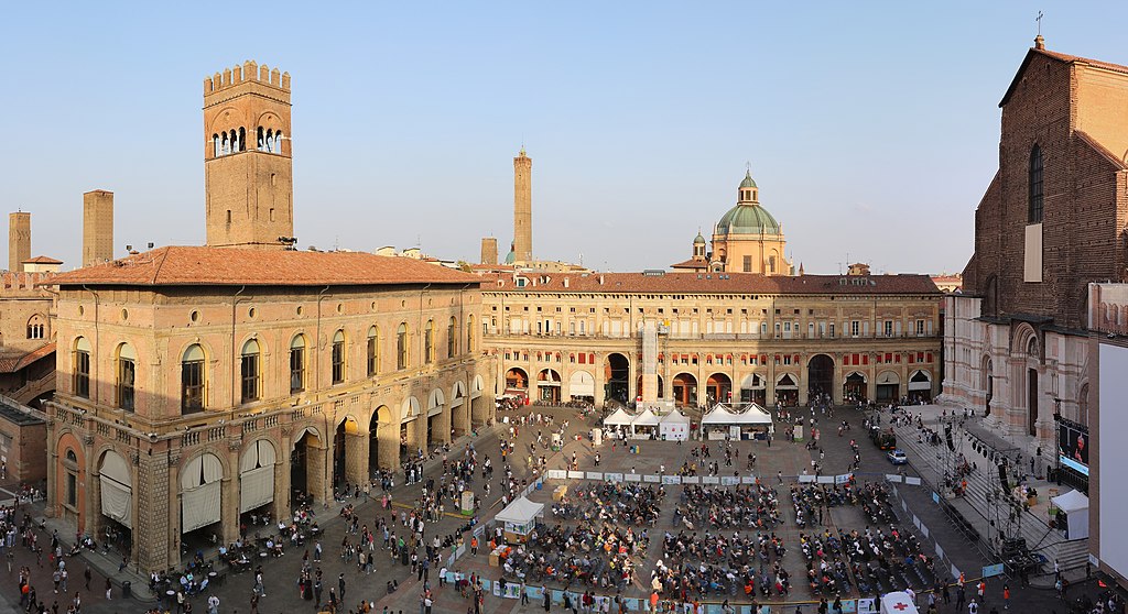 Piazza Maggiore Bologna