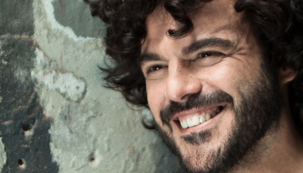 Una meravigliosa canzone cantata da Francesco Renga prima che intraprendesse la carriera solista 